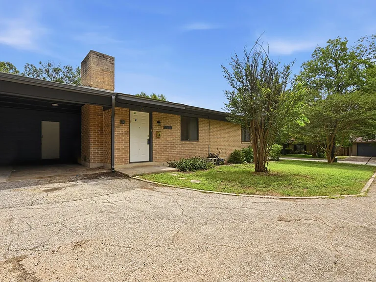 8910 Little Walnut Pkwy #A — Photo 4