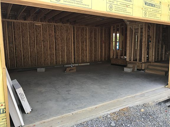 2nd image of 939 Springland Dr #183