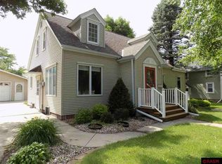 712 S Ramsey St, Blue Earth, MN 56013