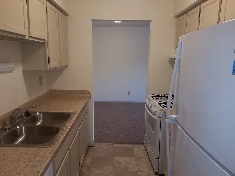 Heritage Apartments — Photo 19
