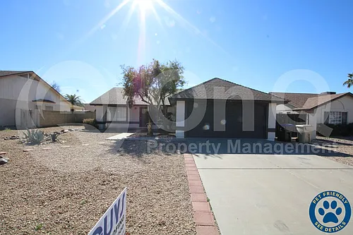 7849 W Hearn Rd Photo 1