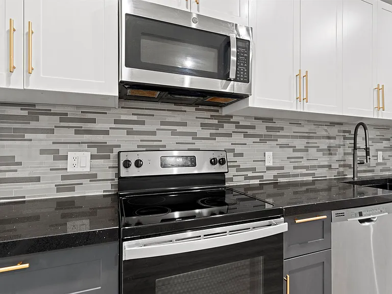 211 Baldwin Ave #606 — Photo 2