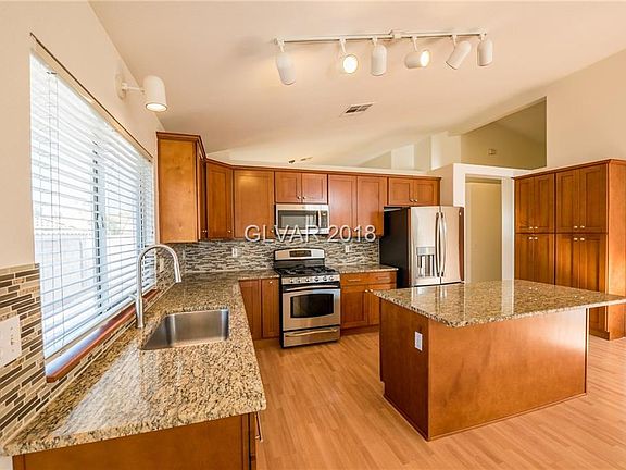 4th image of 682 Ladywood Ln
