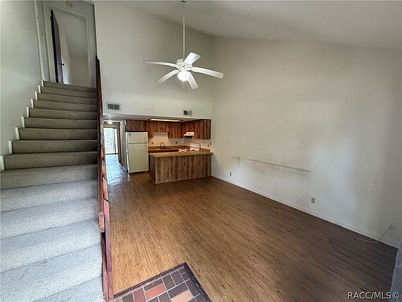 3rd image of 2318 Colby St