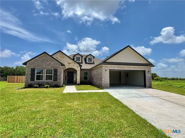 102 Golden Way, Port Lavaca, TX 77979