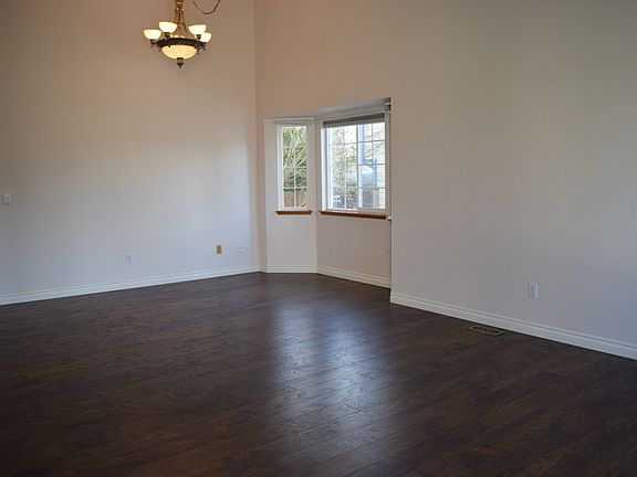 2nd image of 1201 Madrona Dr