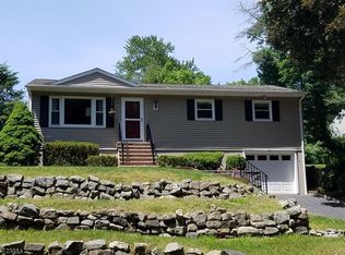 208 Tomahawk Trl, Sparta, NJ 07871