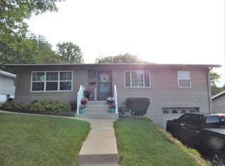 2219 Helmer St, Sioux City, IA 51103