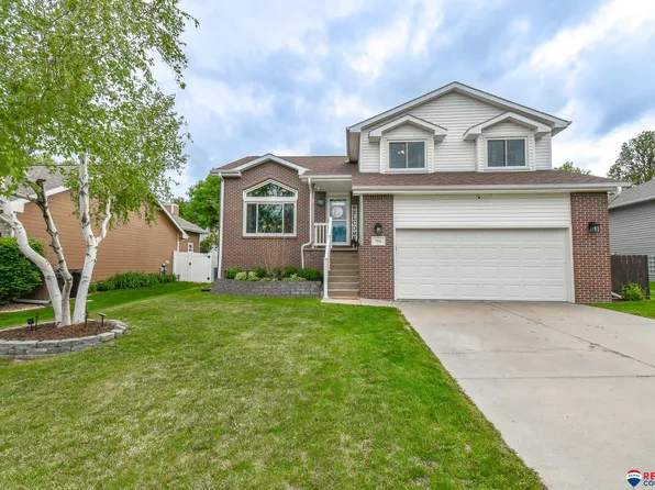 7901 Casey Ln, Lincoln, NE 68516