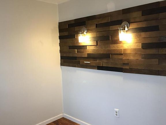 3rd image of 213 Woodland Dr