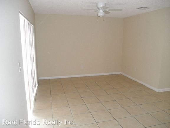 3rd image of 1220 Cypress Way E