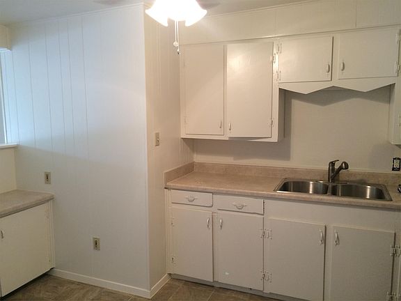 2nd image of 1001 Avenue J #3