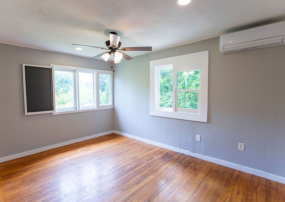 1st image of 153 Wade Ln #153