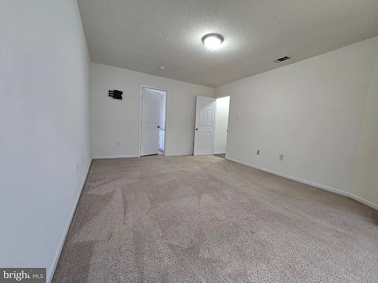 23 Lordship Ln — Photo 24