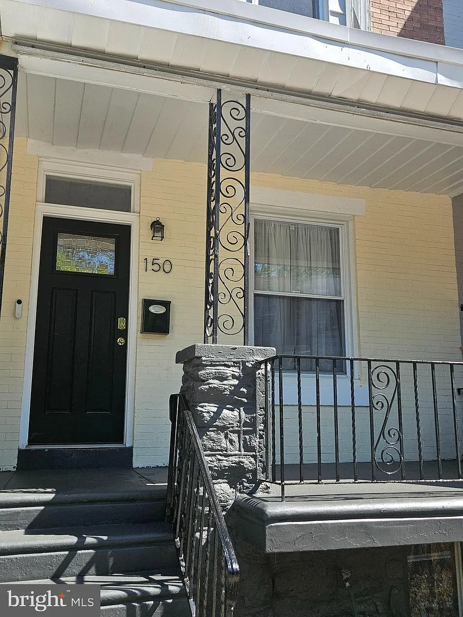 Building Photo - 150 E Pleasant St