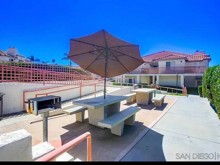 450 Stoney Point Way — Photo 34