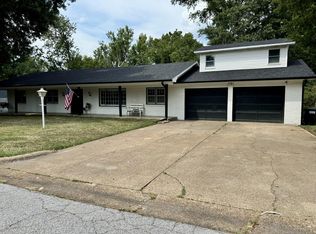 1101 Highland Ter, Bolivar, MO 65613