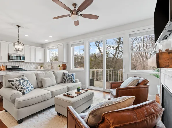 5451 Lost Lake Ln, Mound, MN 55364