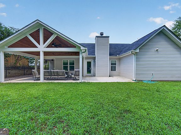 2nd image of 134 Misty Grove Ln