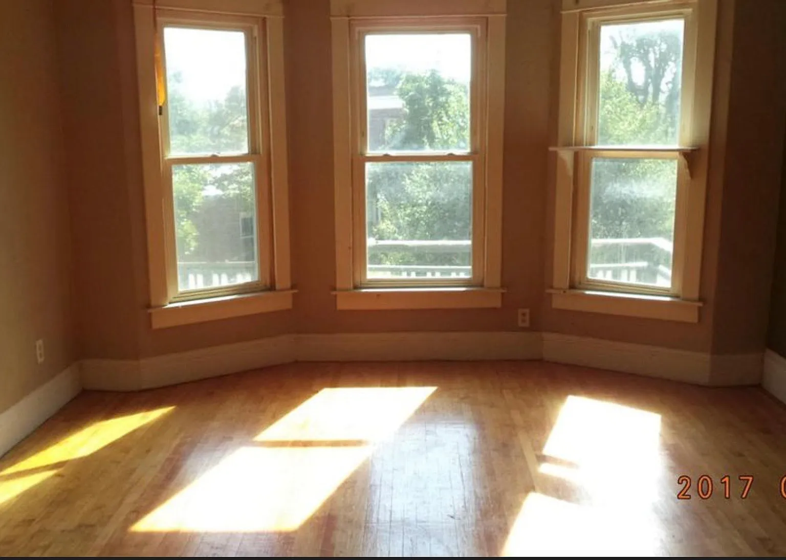 2 bed, 1200 sqft, $1,500 — Photo 4