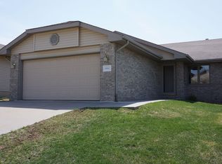 8055 Arrow Ridge Rd, Lincoln, NE 68506
