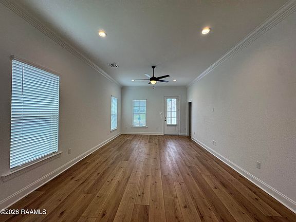 3rd image of 124 Ridley Ln