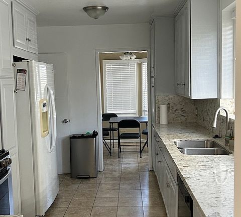 4th image of 4852 S Victoria Ave