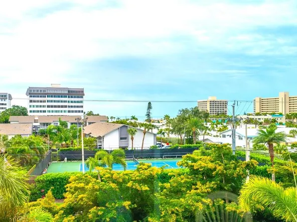 1200 E Peppertree Ln, Sarasota, FL