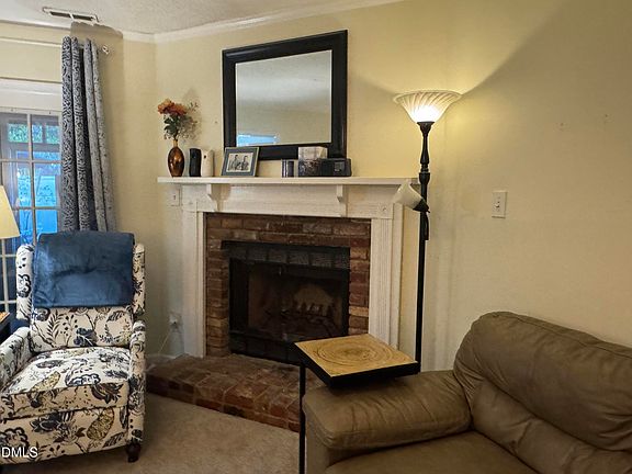 3rd image of 134 Towne View Trl