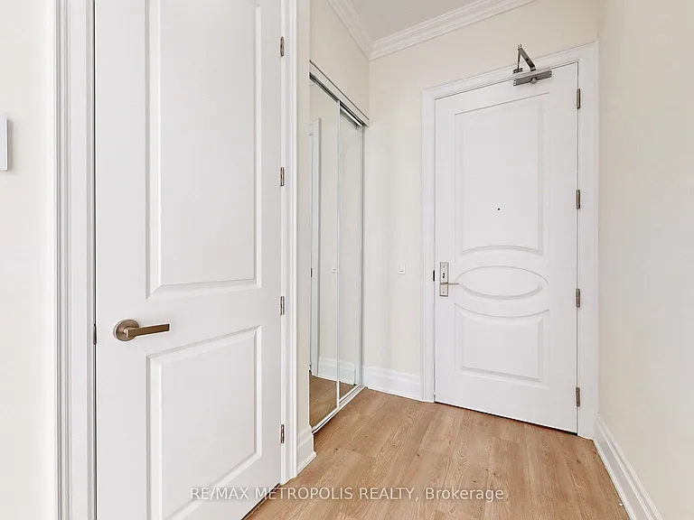 9075 Jane St #Penthouse 08 — Photo 39