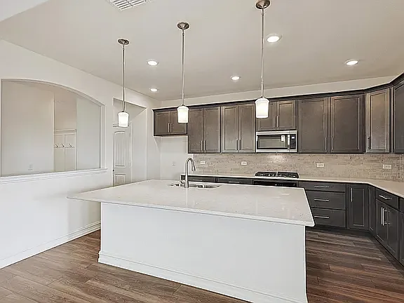 3621 Cadogan St — Photo 8