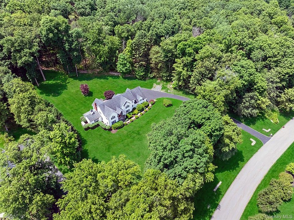 1st image of 10 Adams Farm Road