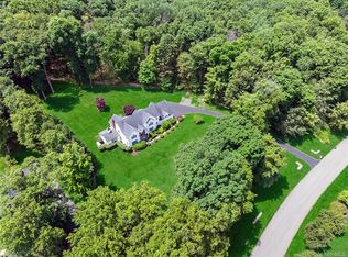 10 Adams Farm Rd, Katonah, NY 10536