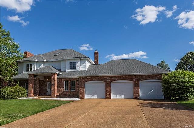 1st image of 723 Crestview Dr