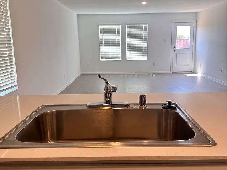 2036 Stable Ln — Photo 9