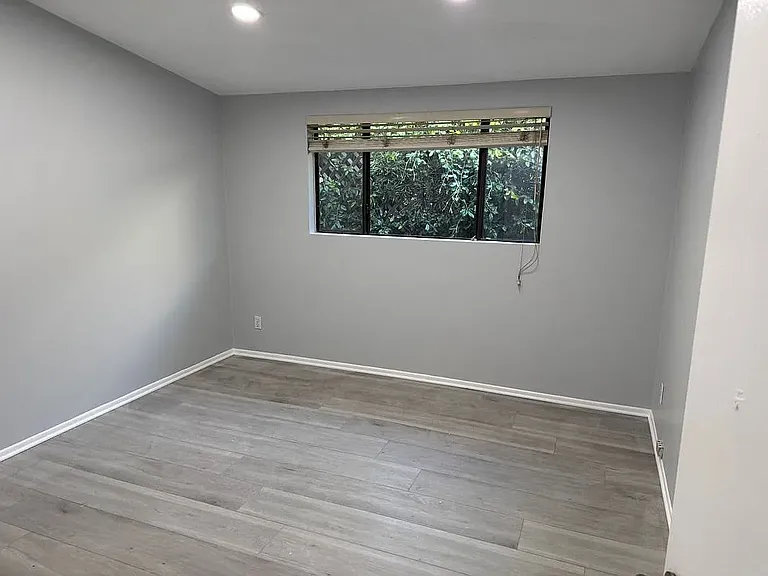 17249 Flanders St — Photo 23