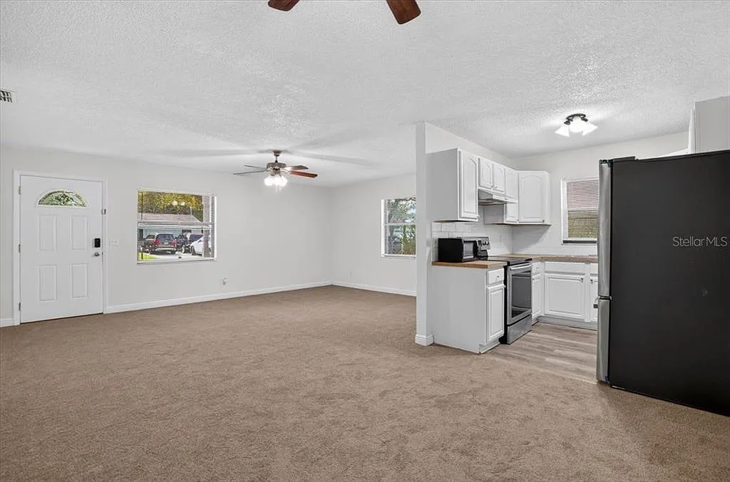 3 bed, 1.0 bath, 1056 sqft, $2,550 — Photo 4