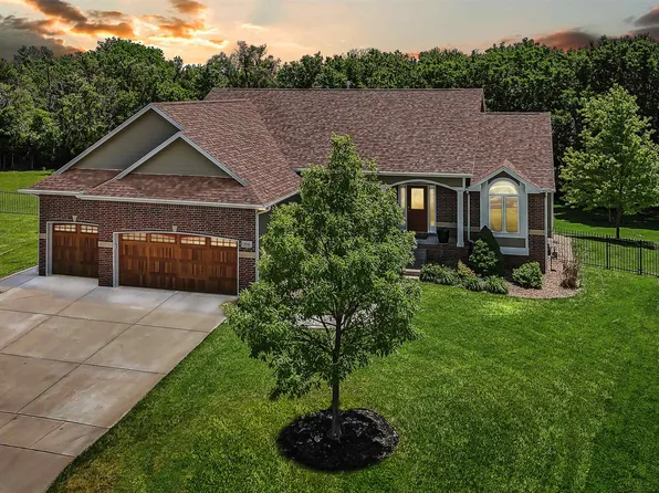 1046 S Glenmoor Ct, Wichita, KS 67207