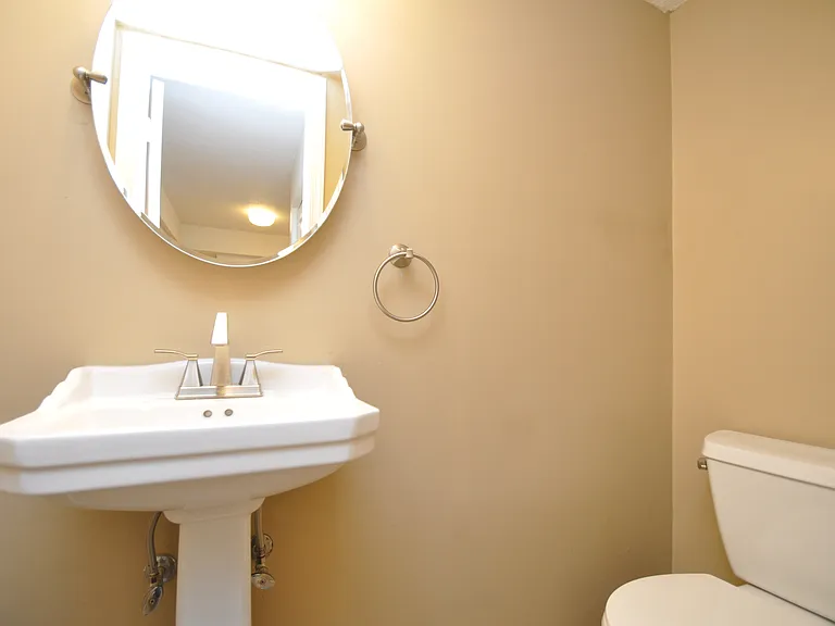1260 Donaldson Ct — Photo 12