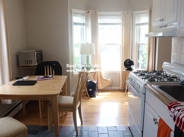 9 Elmer St #1, Cambridge, MA 02138