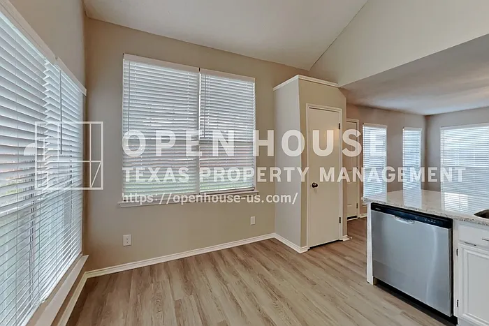 6703 Olivewood Dr — Photo 11