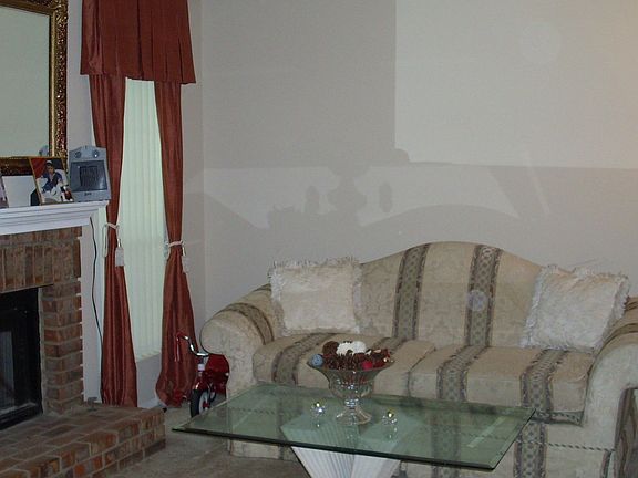 Fireplace in Livingroom