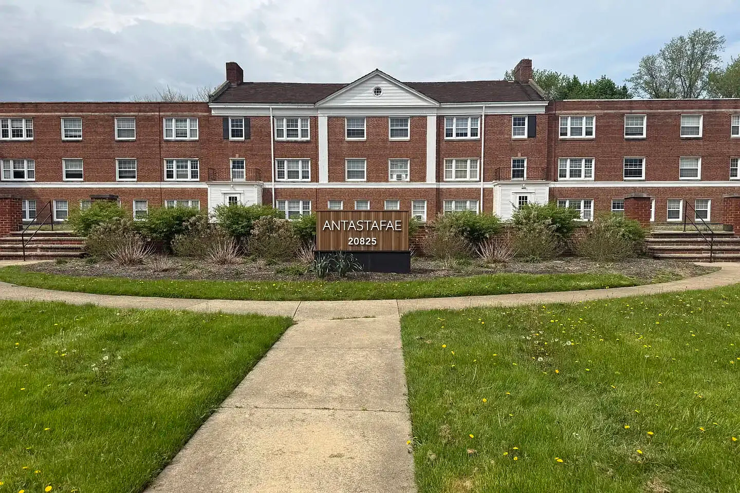 Colton House Apartments — Photo 1