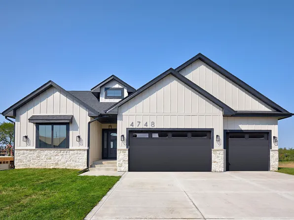 4748 144th St, Urbandale, IA 50323