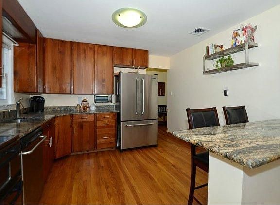 Updated Eat-In-Kitchen