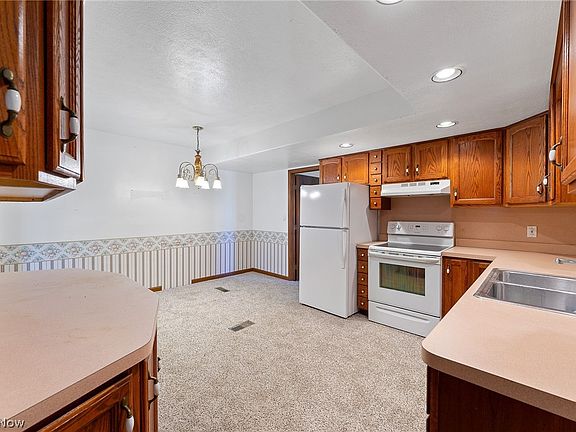 5th image of 1513 Meadowbrook Ave