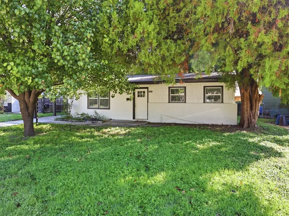 5885 Tracyne Dr, Westworth Village, TX 76114