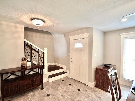 3rd image of 9707 Braewick Dr