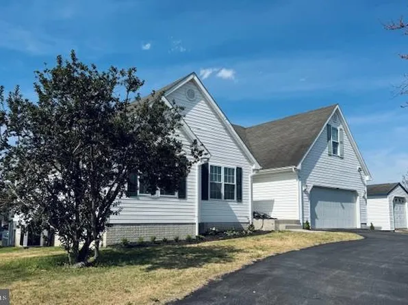 17 Pintail Ln, Kearneysville, WV 25430