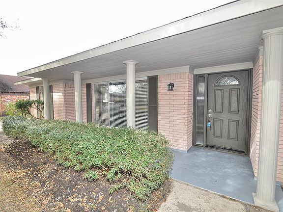 2nd image of 802 Fleetwood St